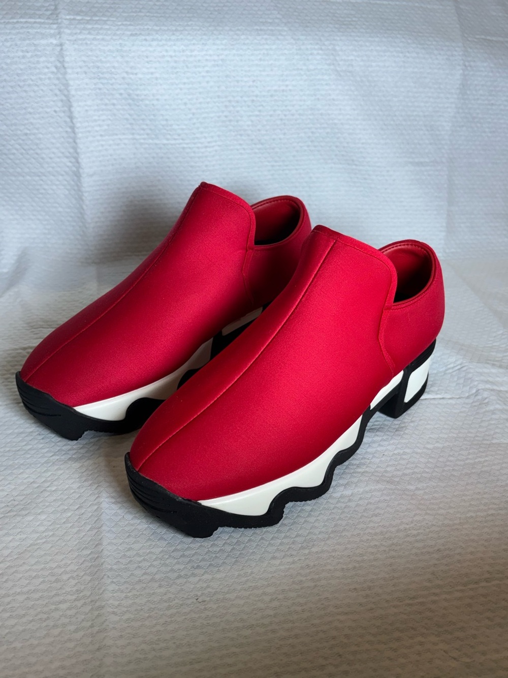 iRi NYC WES I Red Neoprene Platform Sneakers Wavy Sole Futuristic Size Women’s 7